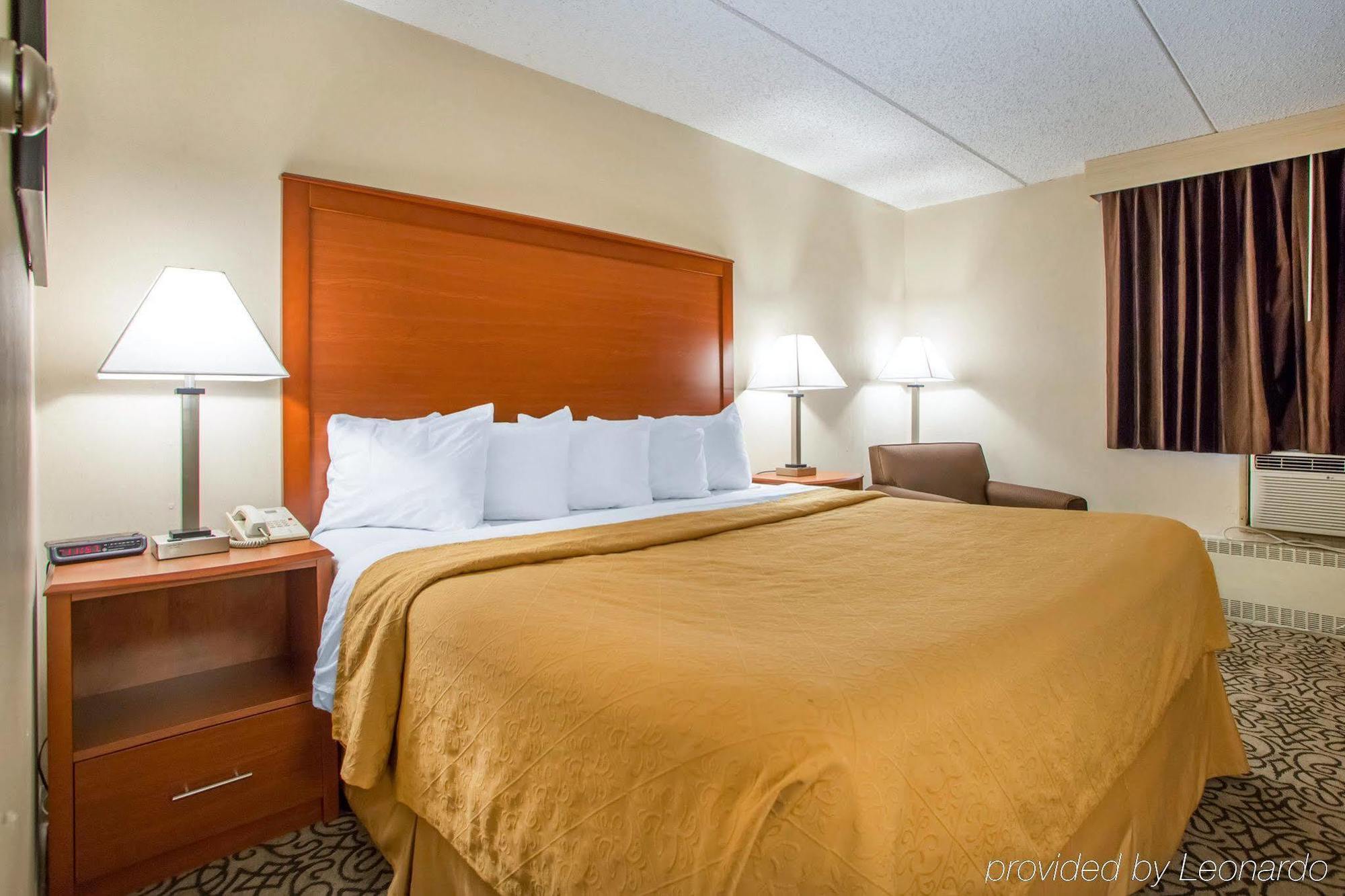 Quality Inn Stadium Area Green Bay Exteriör bild